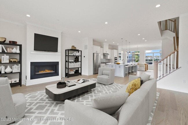 Building Photo - 3 Valiant Ct