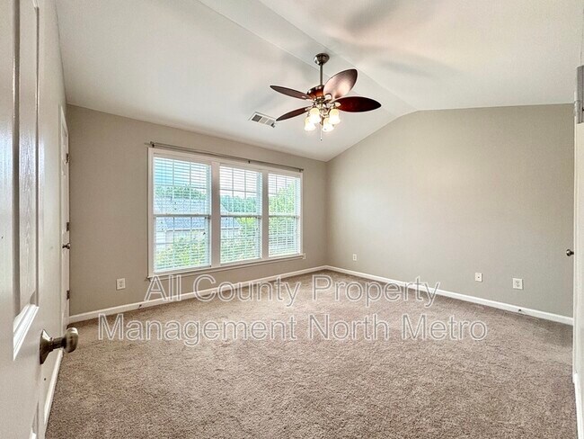 Building Photo - 1033 Thornborough Dr