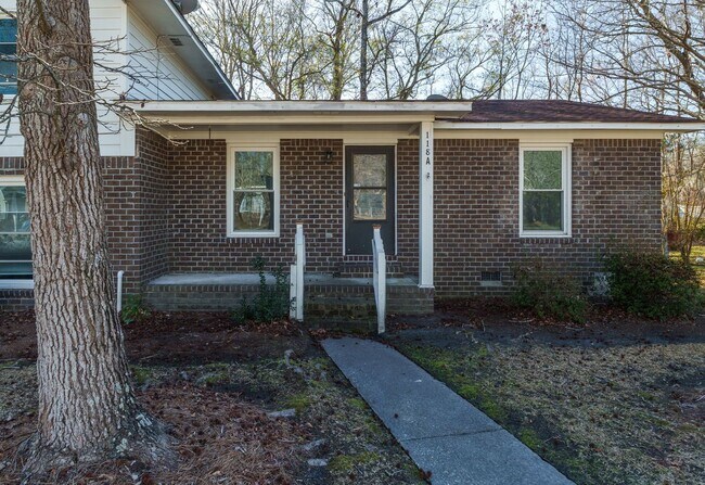 Building Photo - 118 Roberta Dr