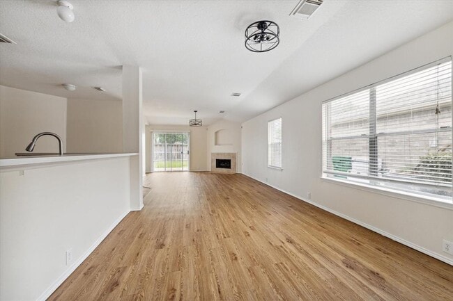 Building Photo - 21102 Somerset Park Ln