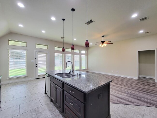 Building Photo - 1314 Watercrest Park Ln