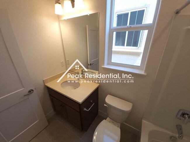 Building Photo - Brand New 3bd/2.5ba Folsom Home with 2 Car Garage