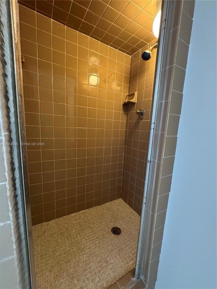 Building Photo - 18041 Biscayne Blvd