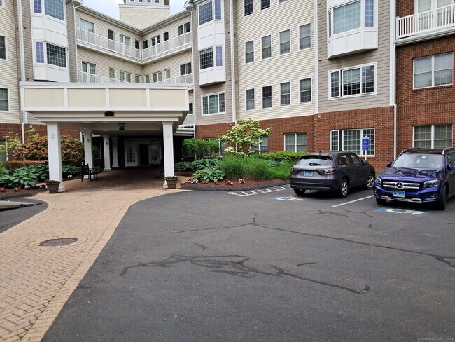 Primary Photo - 1 King Philip Dr