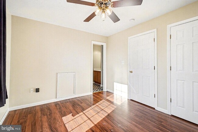 Building Photo - 5218 Drakes Ct