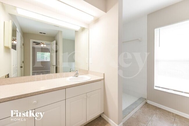 Building Photo - 740 Nina Ave S