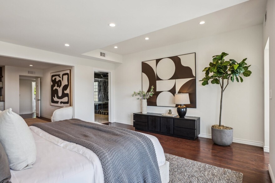 Building Photo - 2411 Mount Olympus Dr