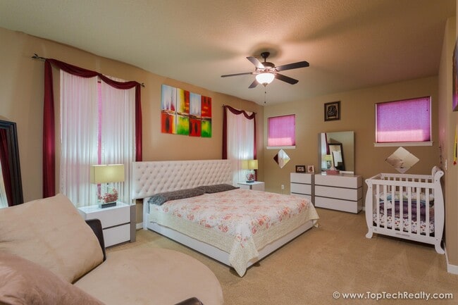 Building Photo - Stunning 3BD | 3BA | Luxury Single Family Home in Orenco | Near Intel & Park | Fenced Yard I Sola...