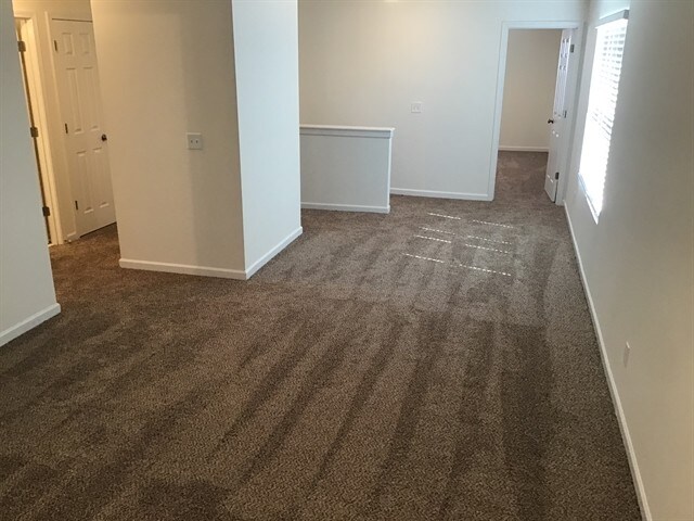 Building Photo - 2840 Meadow Gln