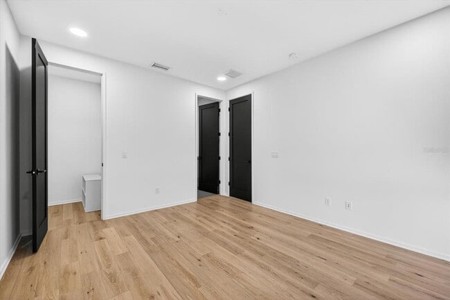 Building Photo - 94 W Davis Blvd