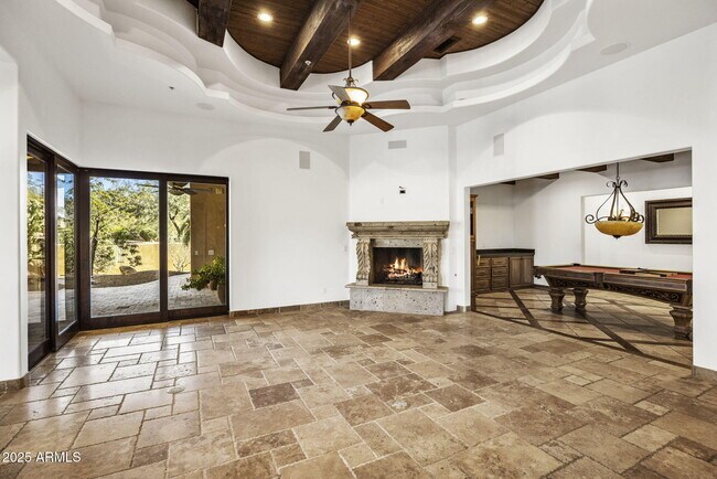 Building Photo - 9222 E Rimrock Dr