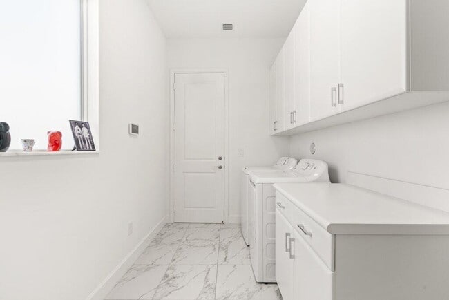 Building Photo - 13185 Mount Columbia Terrace