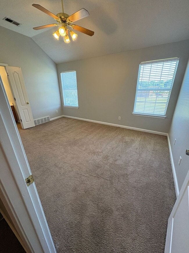Building Photo - Beautiful 3 bedroom 2 bath home in Cordova, TN 38016