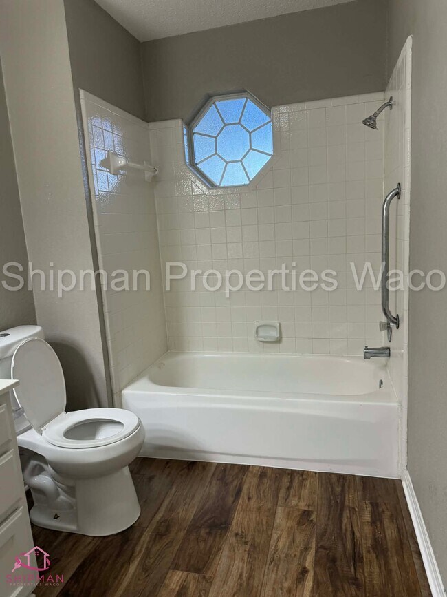 Building Photo - 848 Eagles Nest Dr