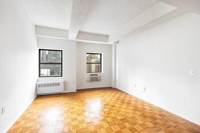 Primary Photo - 360 W 34th St.