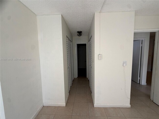Building Photo - 16851 NE 23rd Ave