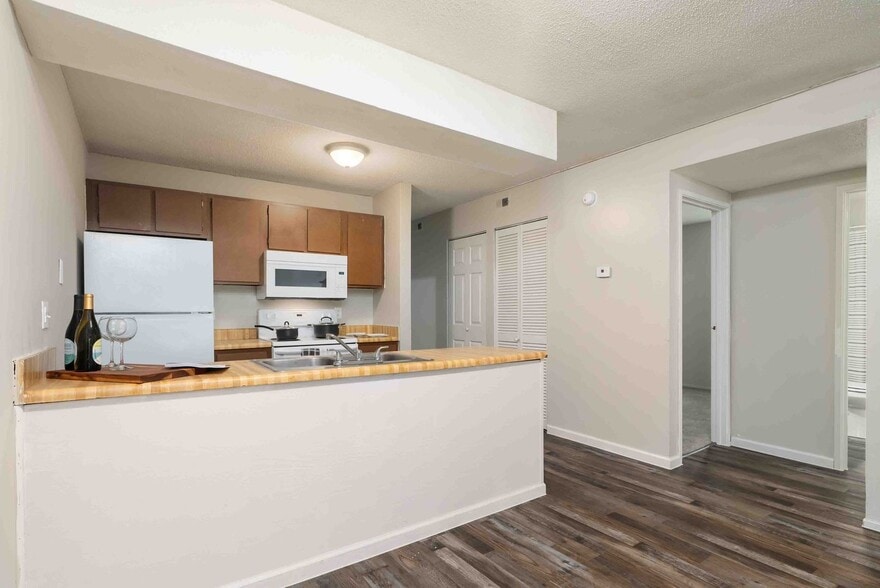 Interior Photo - Country Village