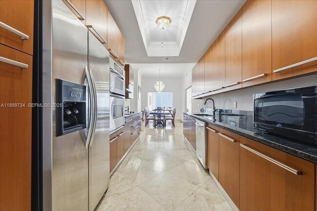 Building Photo - 704 N Ocean Blvd