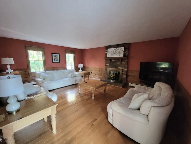 Building Photo - 40 N Mill St