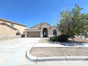 Building Photo - East El Paso 3 bed Refrig A/C