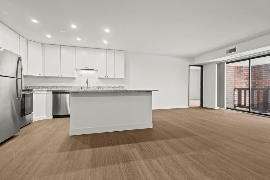 Building Photo - Foxcroft Apartments