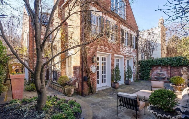 Building Photo - Georgetown East Village Perfection with PA...