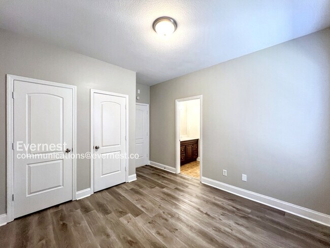 Building Photo - 6437 Arbor Lake Dr W