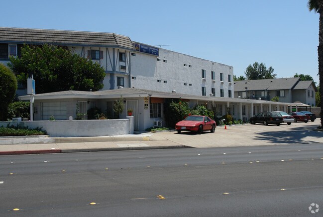 Primary Photo - 1349 E Main St