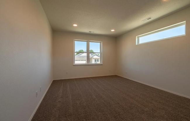 Building Photo - 761 Spyglass