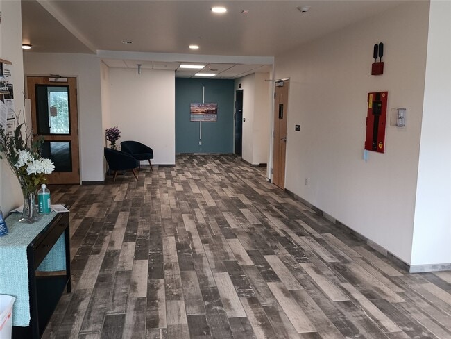 Building Photo - 3039 Clinton Dr