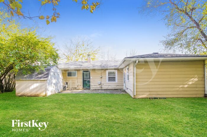 Building Photo - 4834 N Kenyon Dr