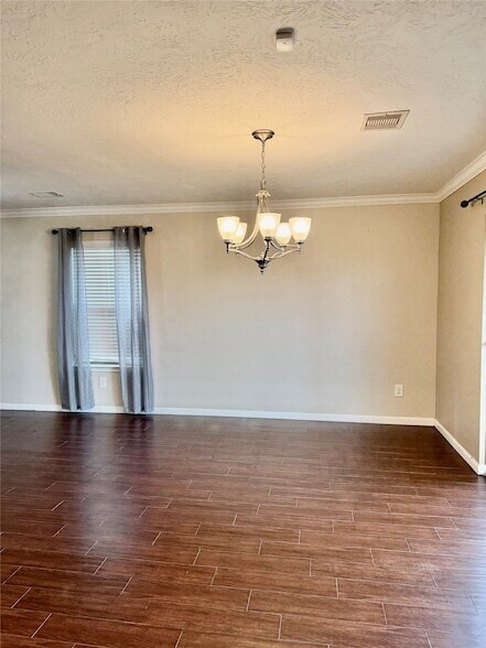 Building Photo - 16010 Limestone Lake Dr