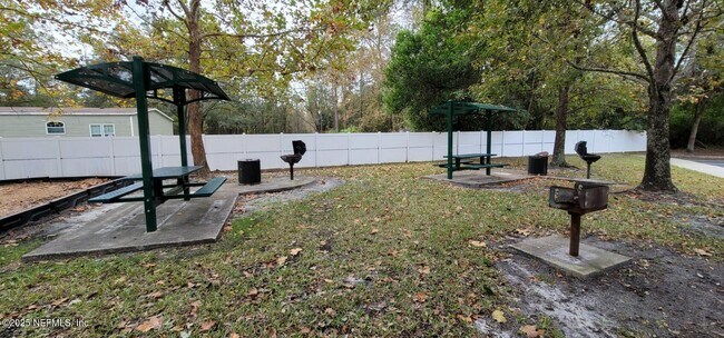 Building Photo - 6076 Maggies Cir
