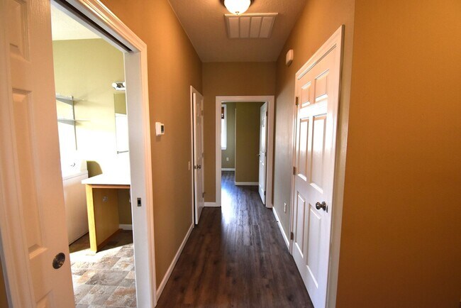 Building Photo - Gorgeous ground level accessible home.