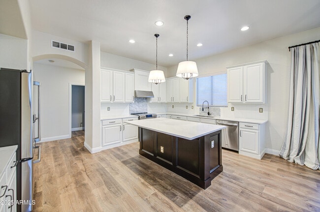 Building Photo - 4564 S Maverick Ct