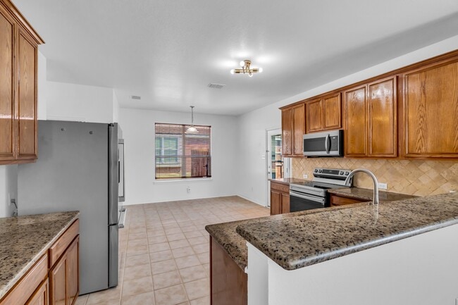 Building Photo - 513 Renee Dr