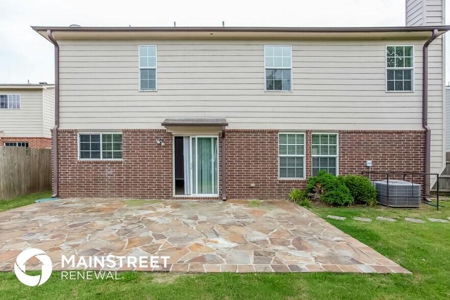 Building Photo - 9966 Chariden Dr