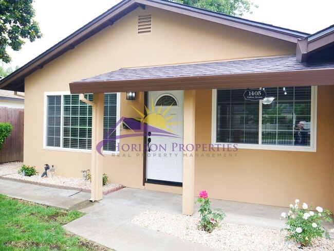 Building Photo - Remodeled 3 Bed 1 Bath 900sqft home in West Sacramento