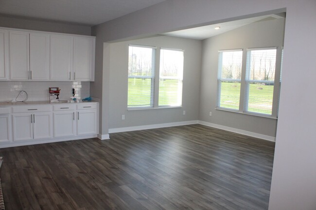 Building Photo - Beautiful Newer 5 BR Home in Brownsburg!