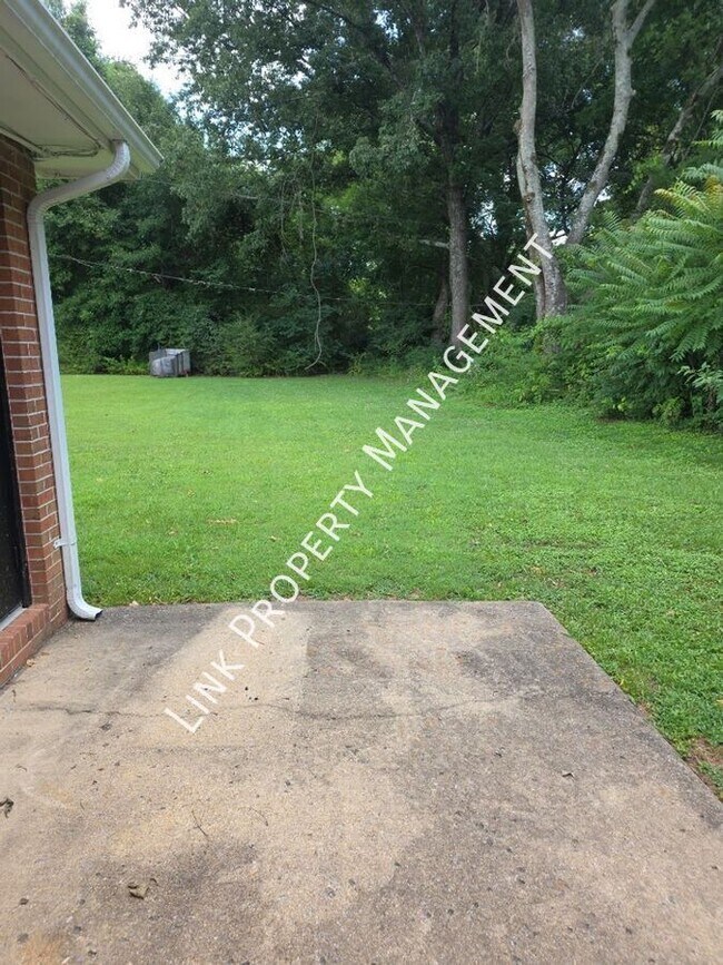 Building Photo - 900 Peppermill Rd