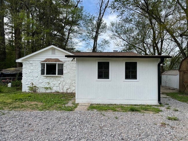 Building Photo - 187 Karen Dr