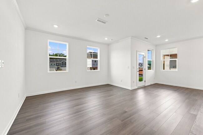 Building Photo - 219 Deercroft Dr