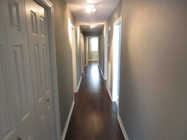 Building Photo - 4 bedroom home w/ walking trail to Percy P...