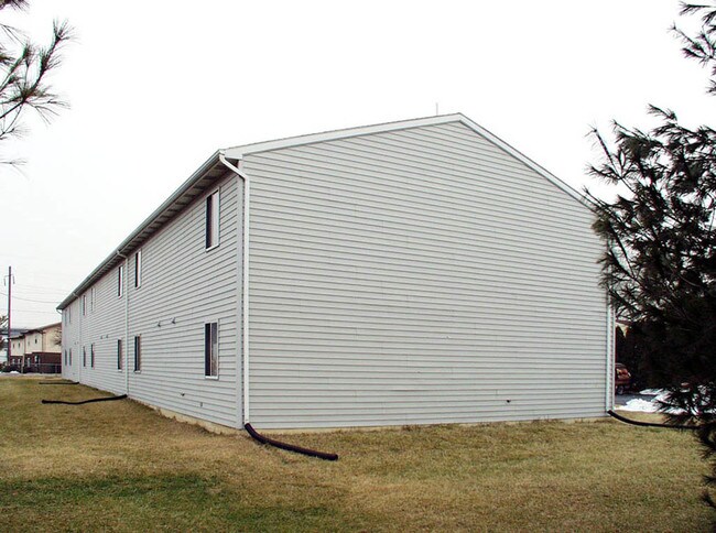 Alternate view 2 - 418 Wilson St