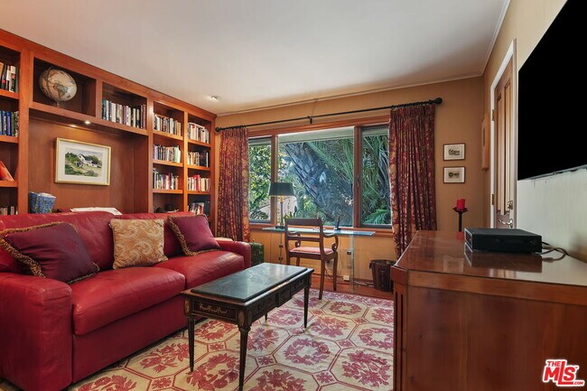 Building Photo - 1166 Las Pulgas Pl