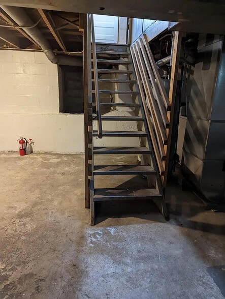 Building Photo - 1502 Crescent St