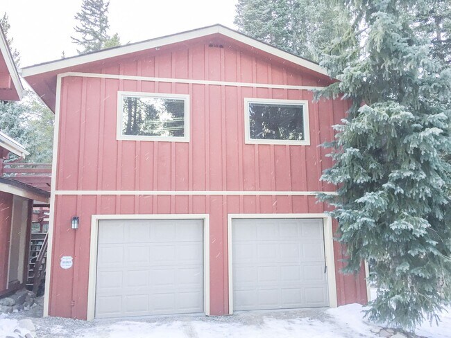 Building Photo - 330 Wilderness Dr