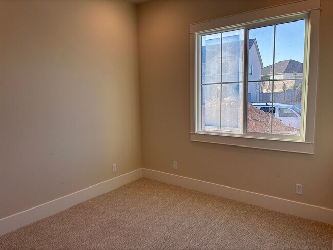 Building Photo - Brand New 4 bed 3 bath home in Desert Canyons