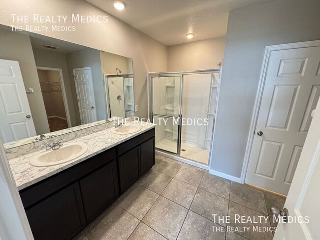 Building Photo - 1028 Salina St SE