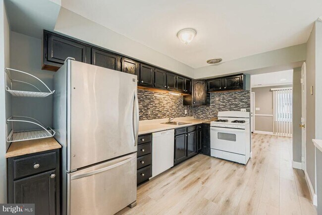 Building Photo - 2610 Hallam Ct